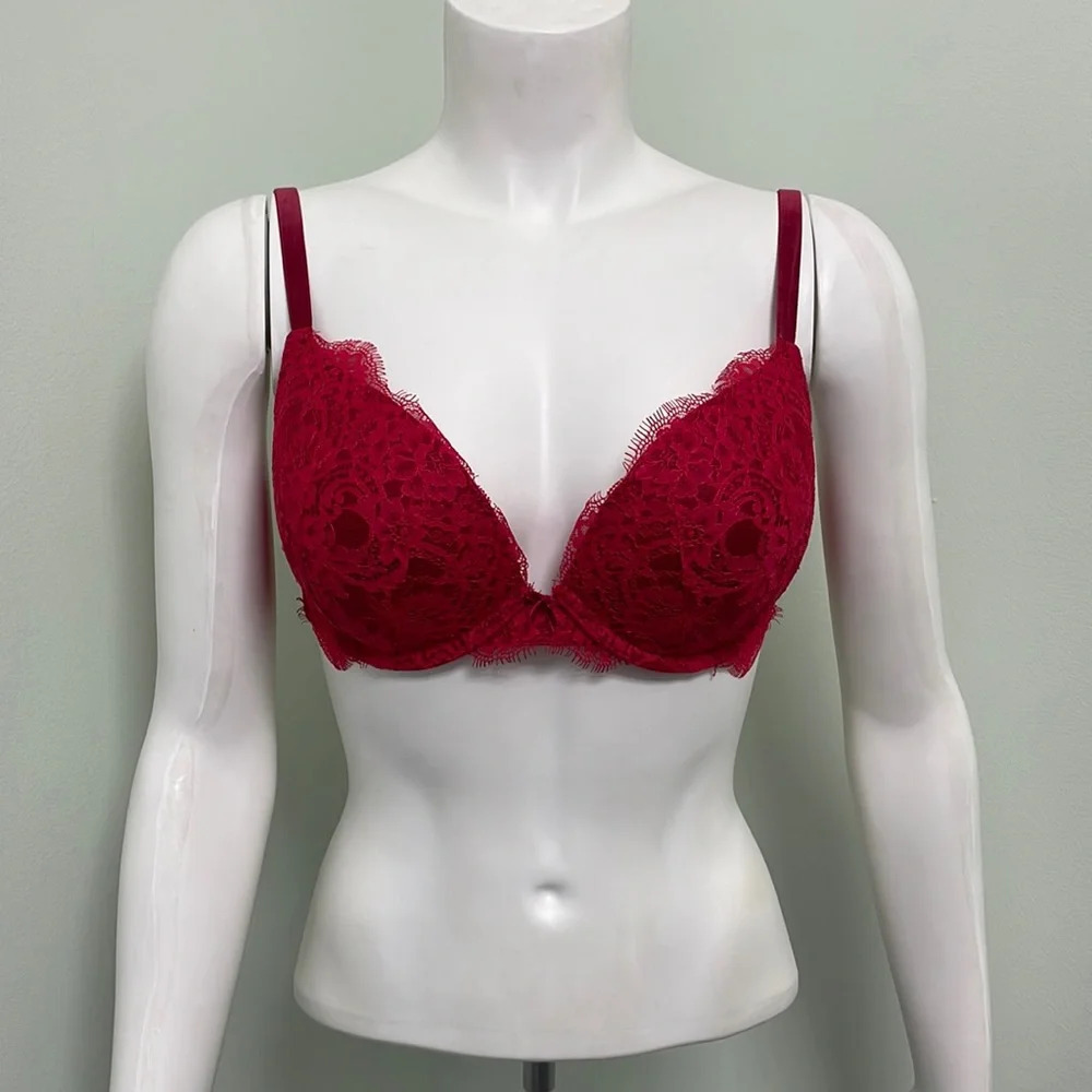 Victoria's Secret Dream Angels Cherry Red Padded Lace Pushup Bra